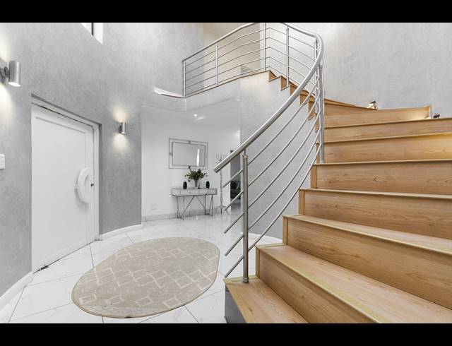 5 BEDROOM HOUSE FOR SALE IN FOURWAYS GARDENS